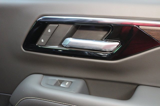 New 2025 Chevrolet Suburban Premier image 11