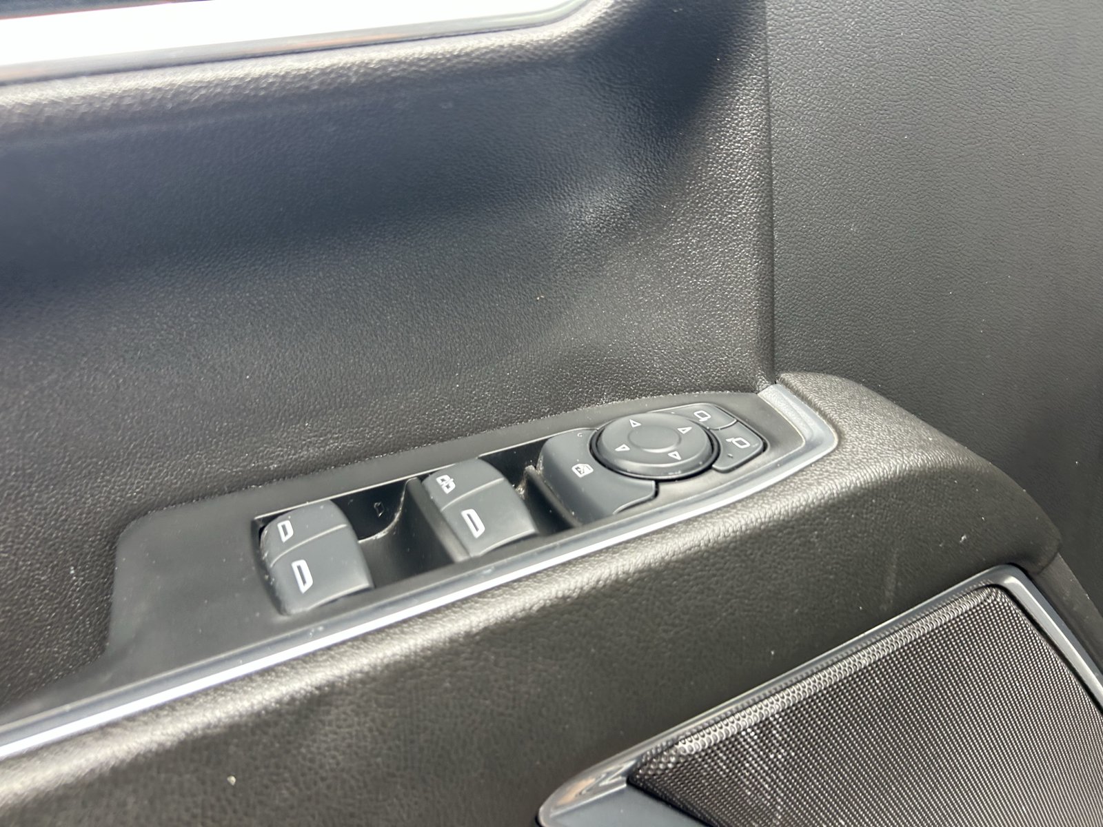 Certified 2025 Chevrolet Silverado 1500 LT RWD image 28