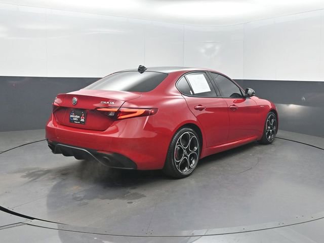 Used 2023 Alfa Romeo Giulia Veloce RWD image 32