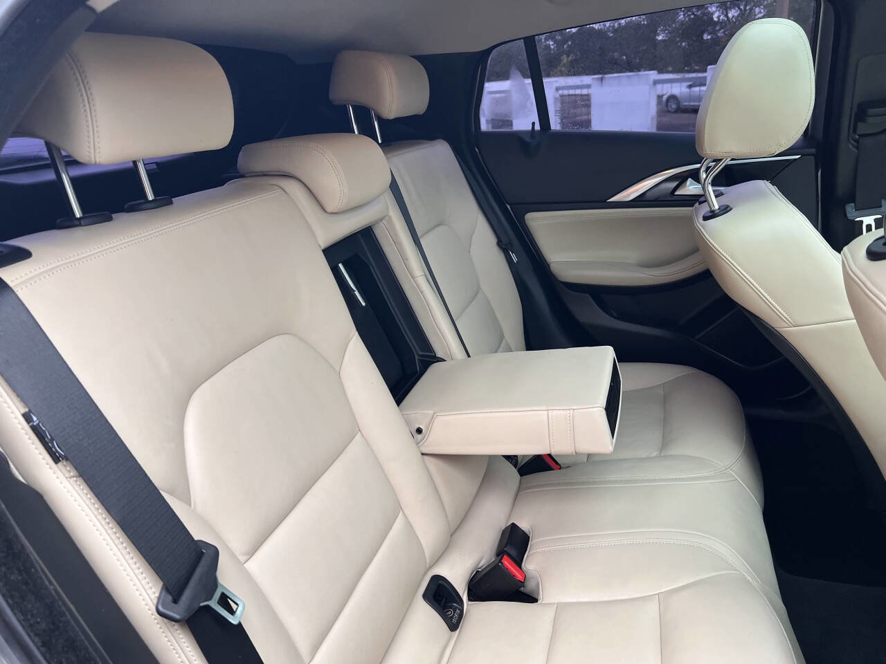 Used 2018 INFINITI QX30 Premium w/ Navigation Package image 43