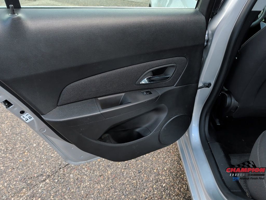 Used 2015 Chevrolet Cruze LT image 13