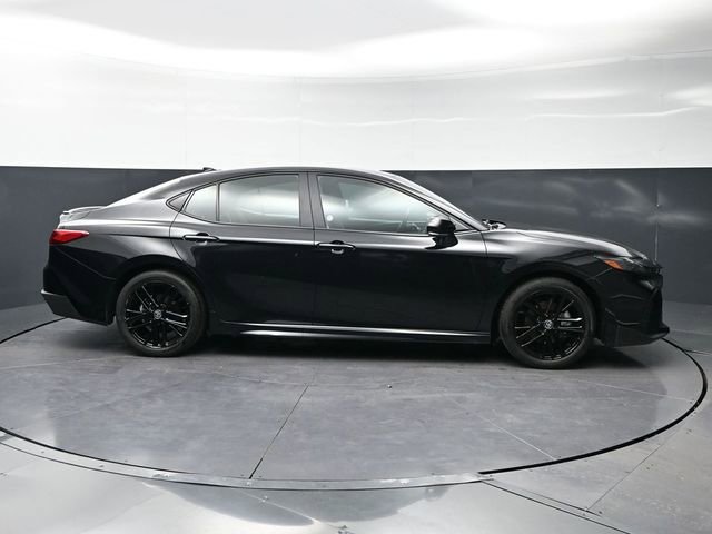 Used 2025 Toyota Camry SE FWD image 4