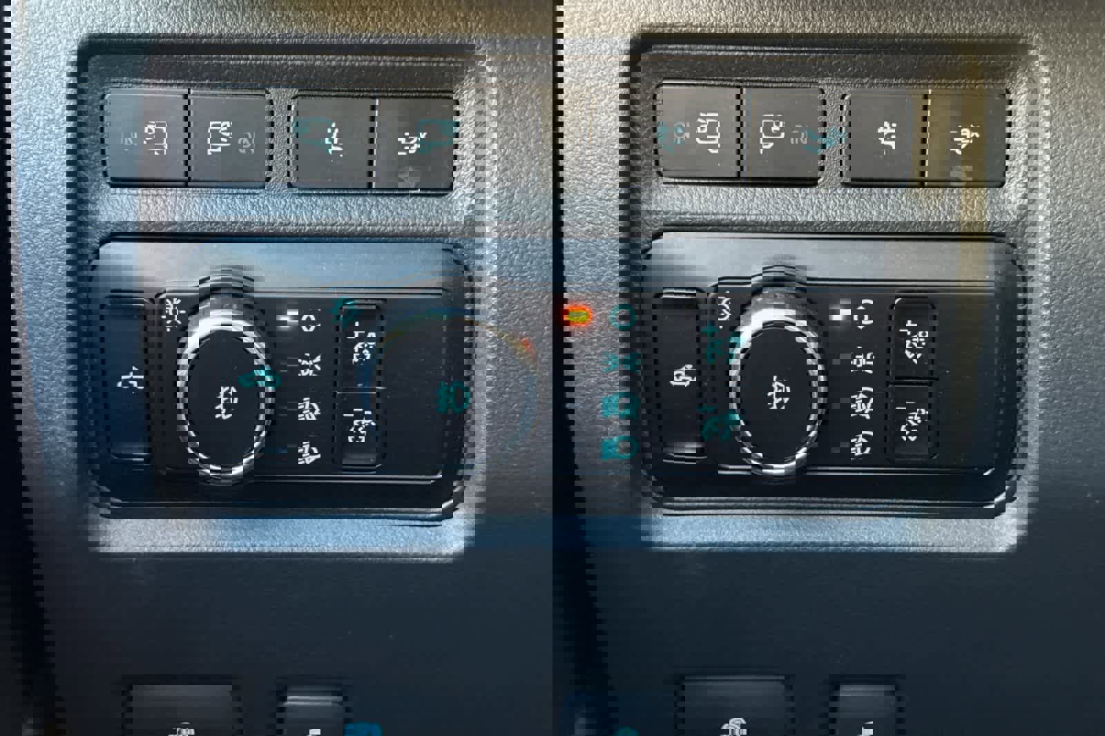 Used 2023 Ford F350 Lariat w/ Lariat Ultimate Package image 31