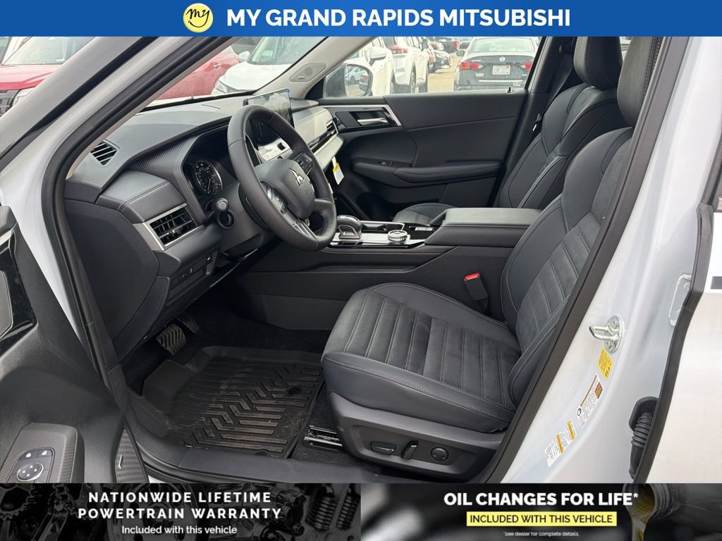 New 2026 Mitsubishi Outlander AWD image 14