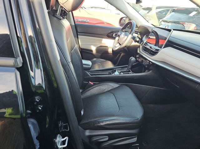 Used 2022 Jeep Compass Limited w/ Sun and Sound Group image 17