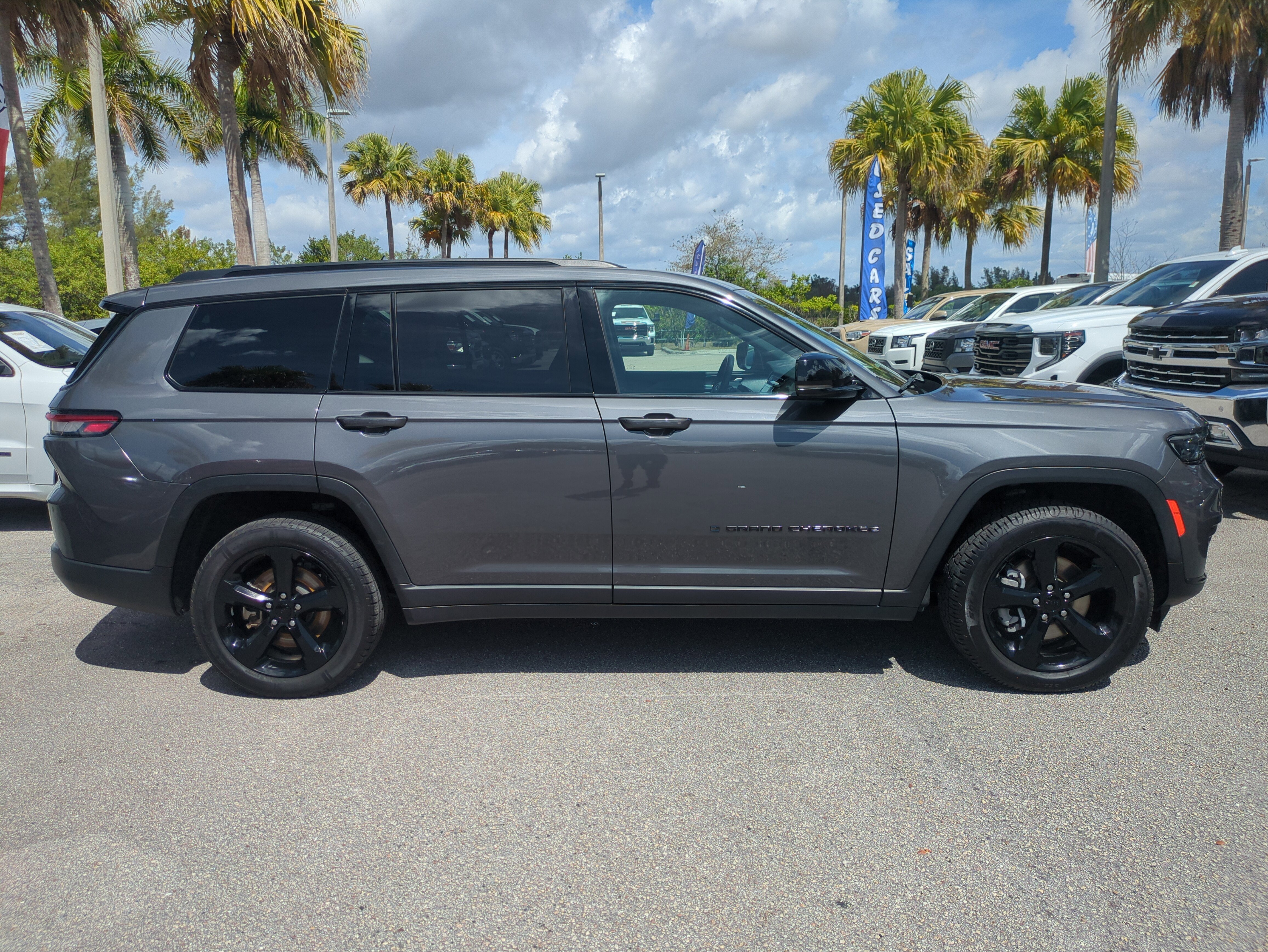 Certified 2023 Jeep Grand Cherokee L Altitude image 4