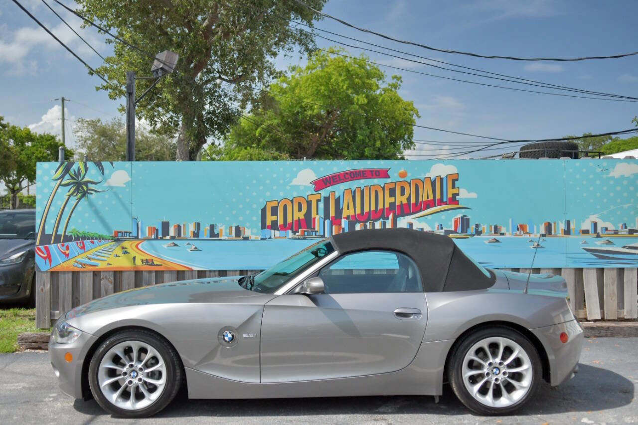Used 2005 BMW Z4 2.5i image 5