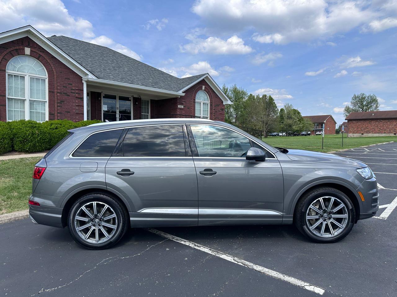 Used 2017 Audi Q7 2.0T Premium Plus w/ Premium Plus Package AWD/4WD image 10