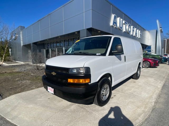 Used 2020 Chevrolet Express 2500 w/ Driver Convenience Package RWD image 4