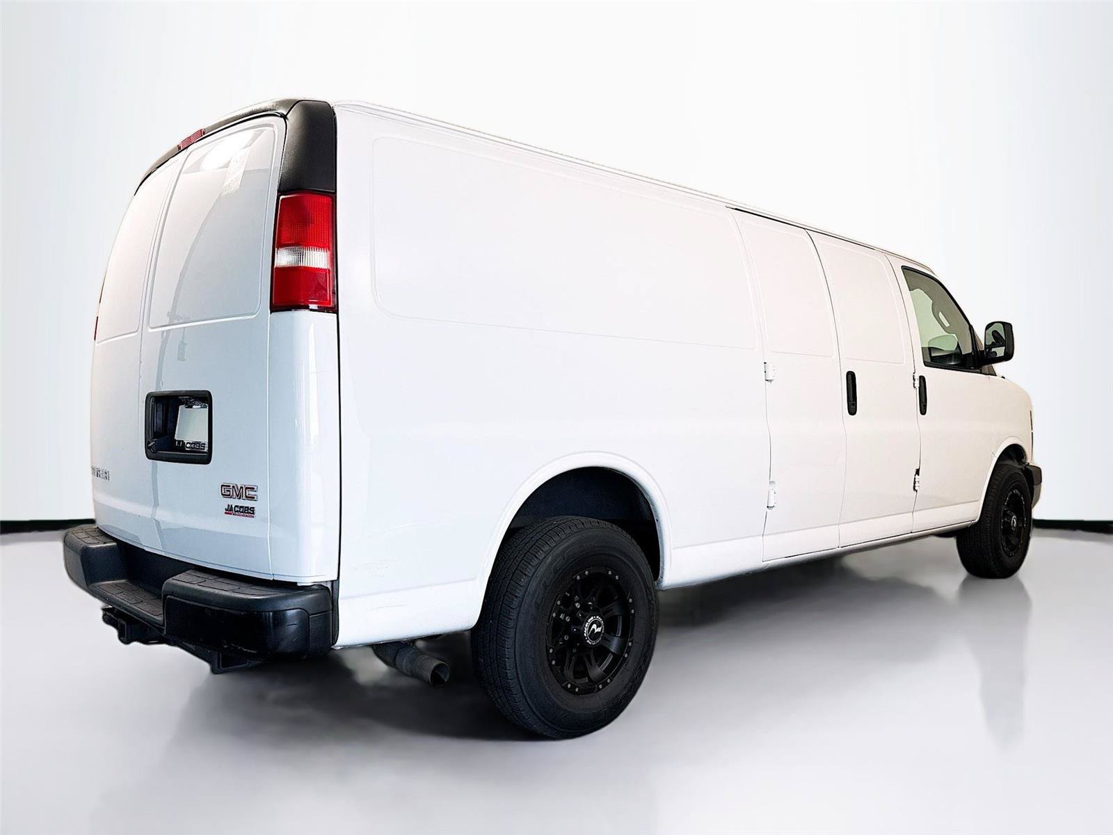 Used 2020 GMC Savana 2500 Extended w/ Enhanced Convenience Package RWD image 22