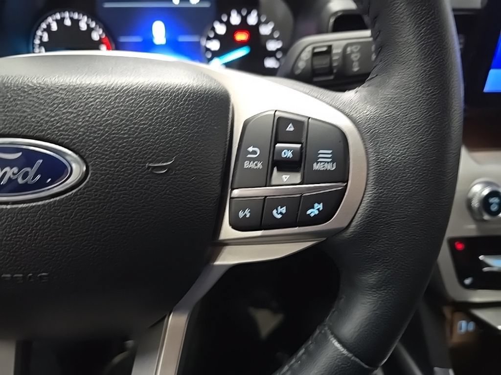 Used 2024 Ford Explorer XLT w/ Equipment Group 202A AWD/4WD image 26