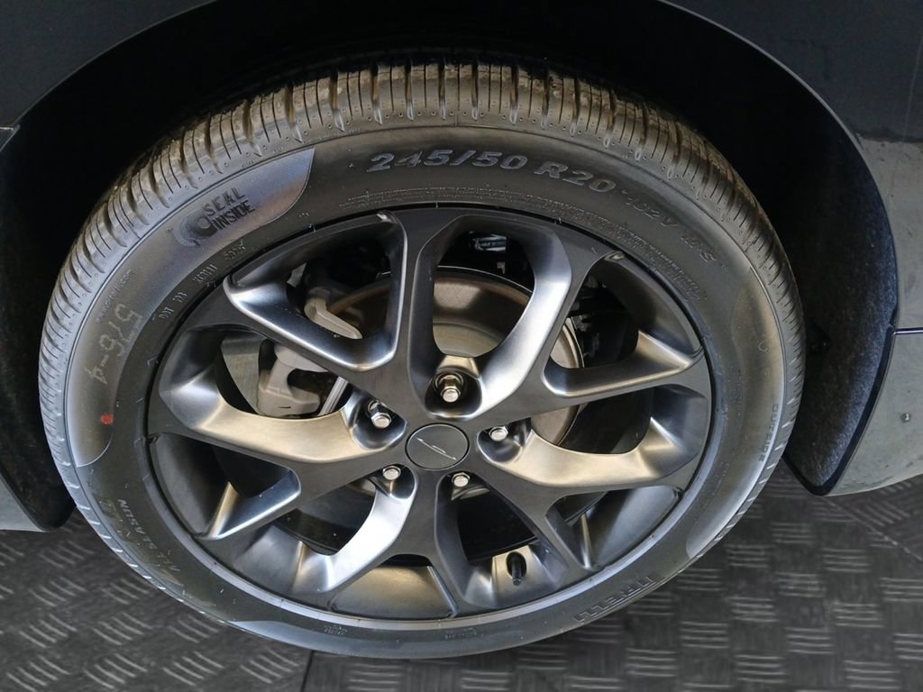 New 2027 Chrysler Pacifica Limited FWD image 23