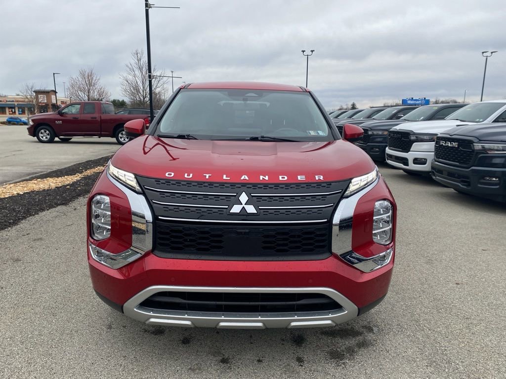 Used 2024 Mitsubishi Outlander 4WD Plug-In Hybrid image 6