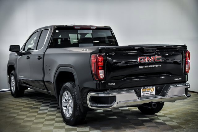 New 2025 GMC Sierra 1500 SLE w/ Preferred Package image 4