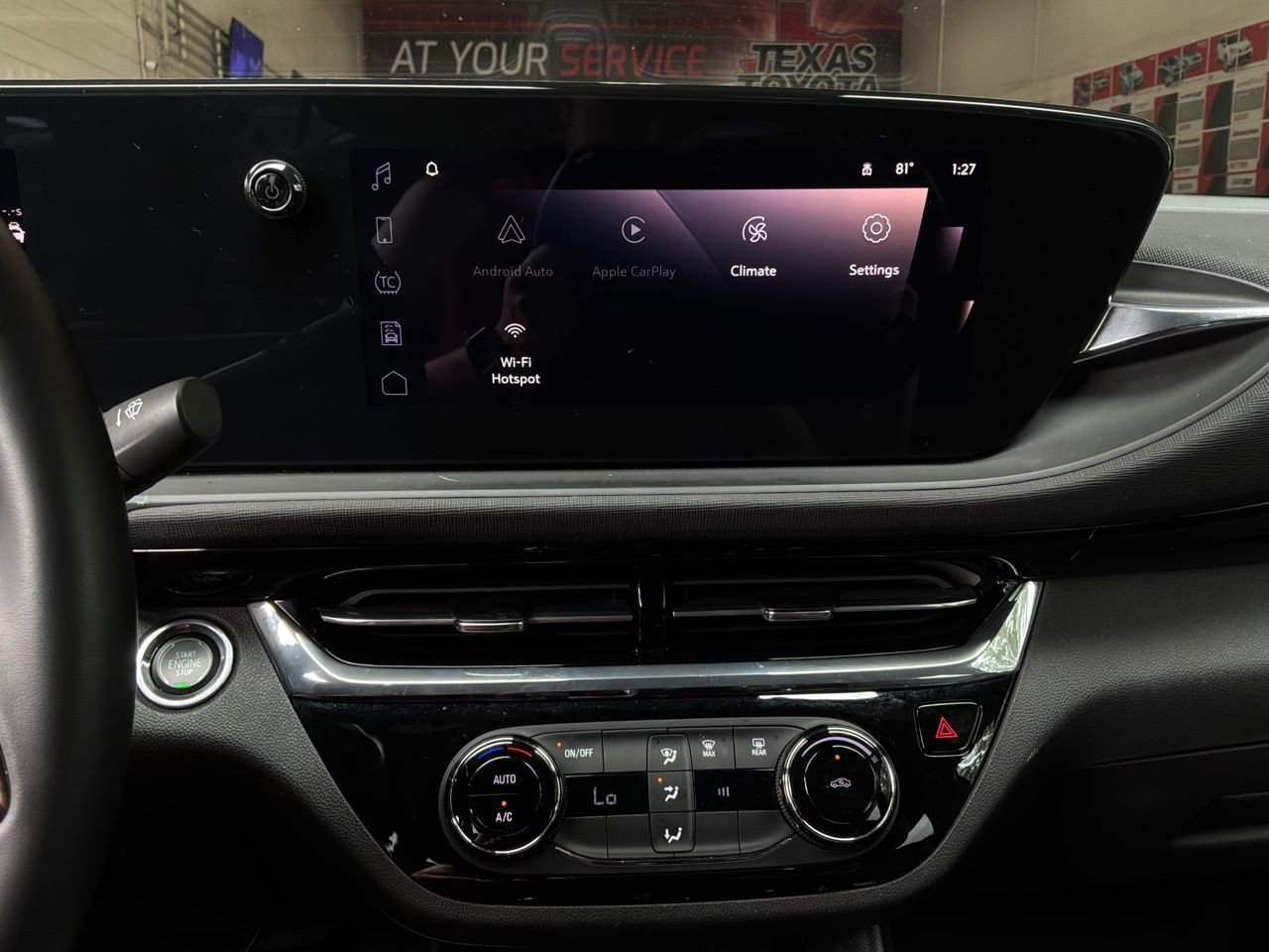 Used 2025 Buick Envista Sport Touring image 25