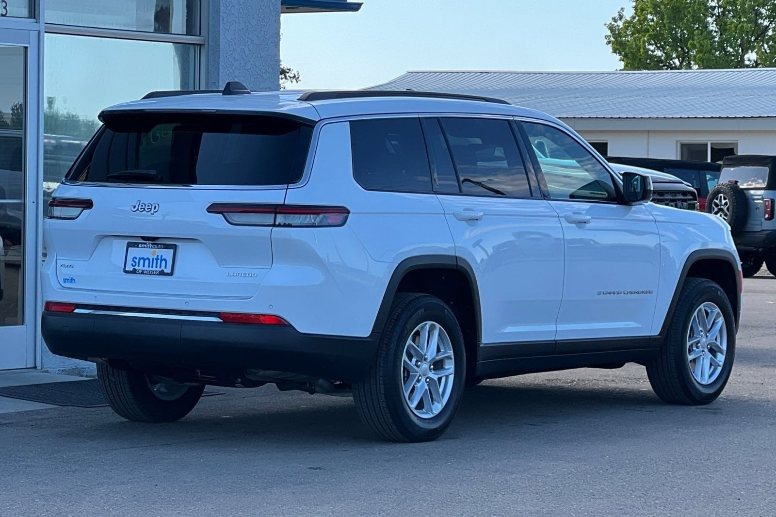 New 2025 Jeep Grand Cherokee L Laredo w/ Trailer Tow Package image 6