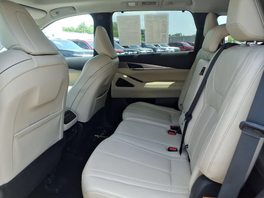 Used 2023 INFINITI QX60 Luxe w/ Cargo Package AWD/4WD image 16