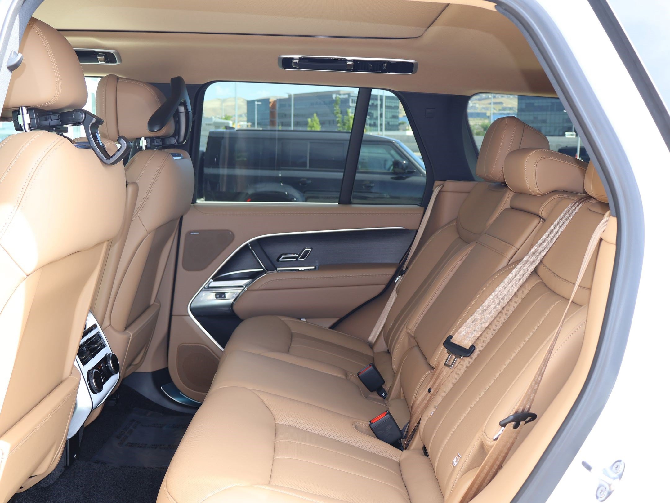 New 2026 Land Rover Range Rover SE AWD/4WD image 18
