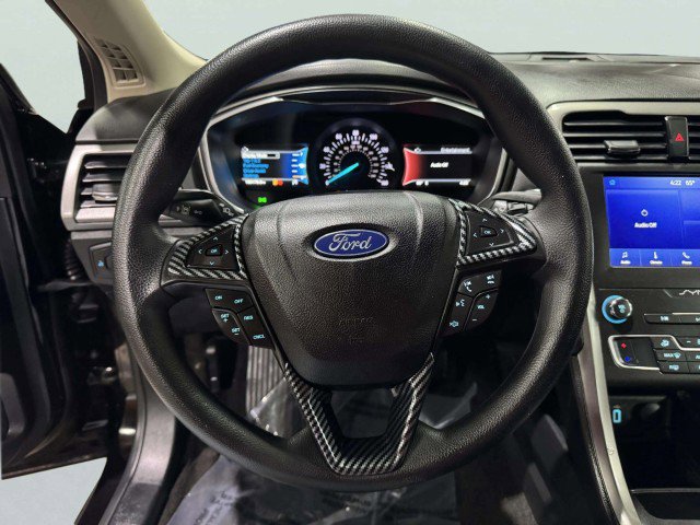 Used 2020 Ford Fusion SE image 24