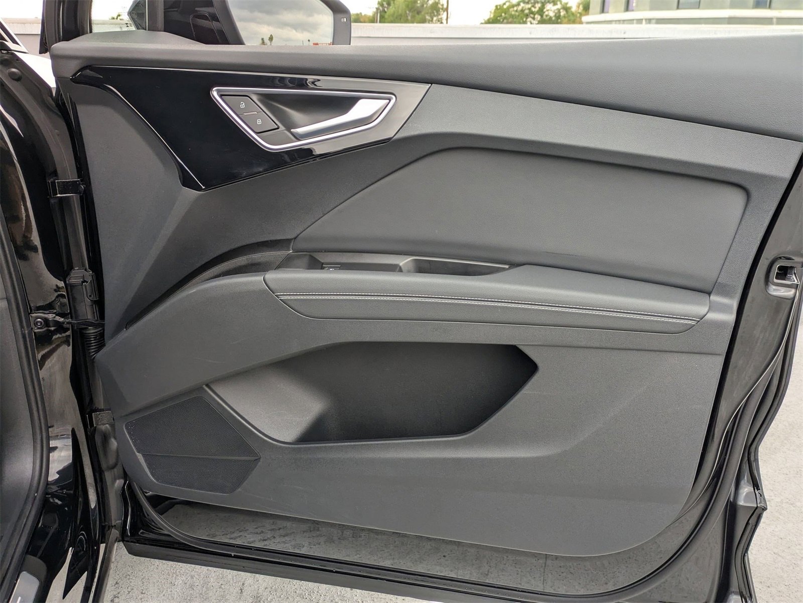 Used 2025 Audi Q4 e-tron Premium Plus w/ Premium Plus image 20