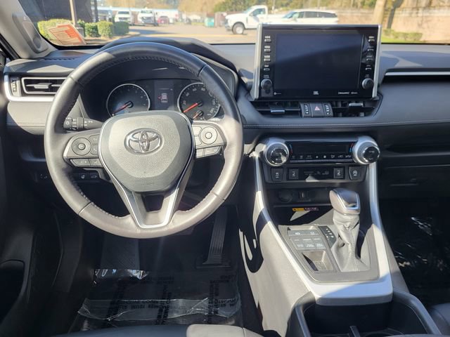 Used 2022 Toyota RAV4 XLE Premium AWD/4WD image 16
