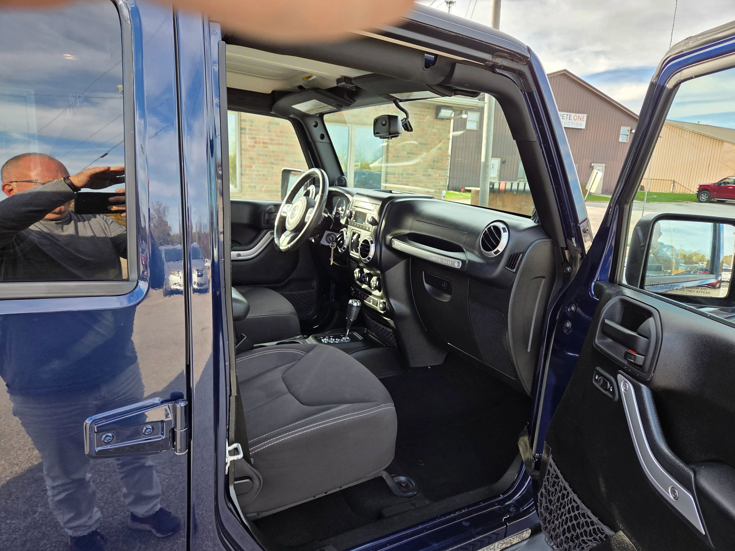 Used 2013 Jeep Wrangler Unlimited Sahara w/ Connectivity Group image 21