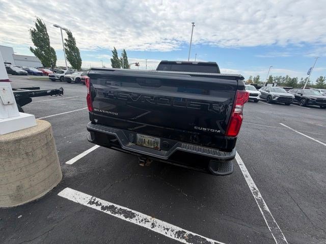 Used 2019 Chevrolet Silverado 1500 Custom w/ Custom Convenience Package AWD/4WD image 13
