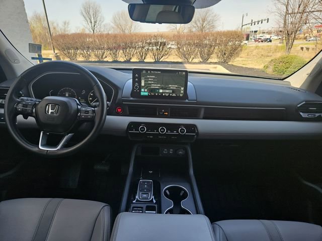 Certified 2024 Honda Pilot Touring image 12