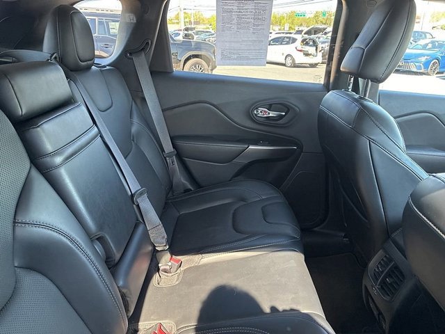 Used 2019 Jeep Cherokee Limited image 24