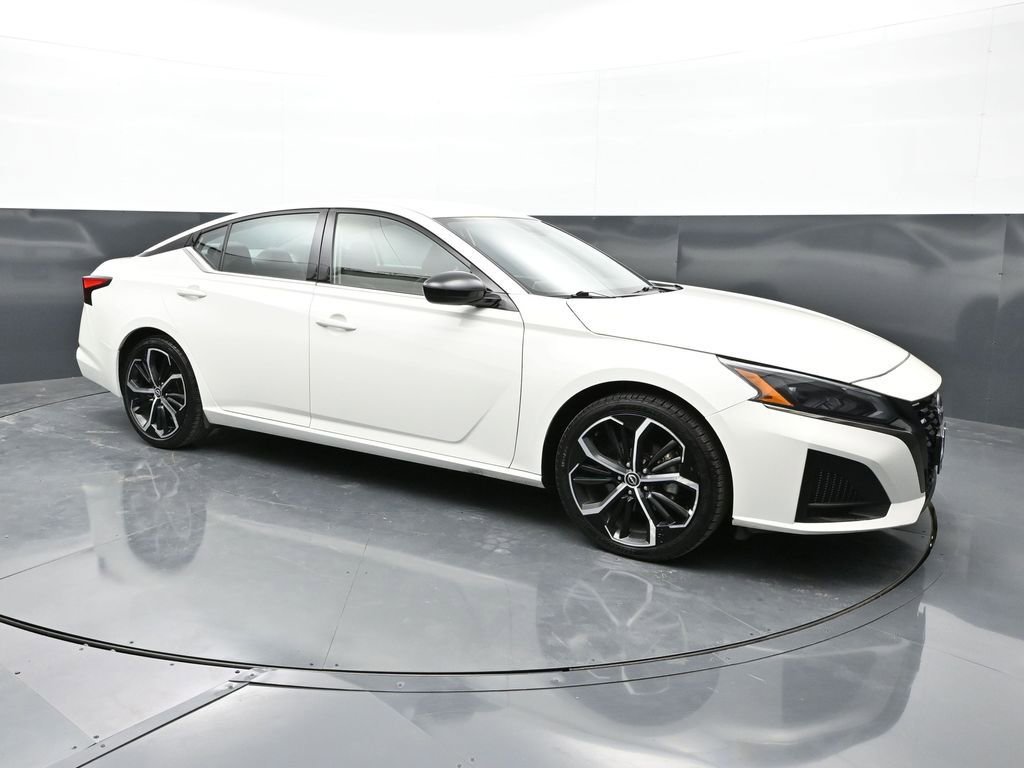 Used 2024 Nissan Altima 2.5 SR image 5