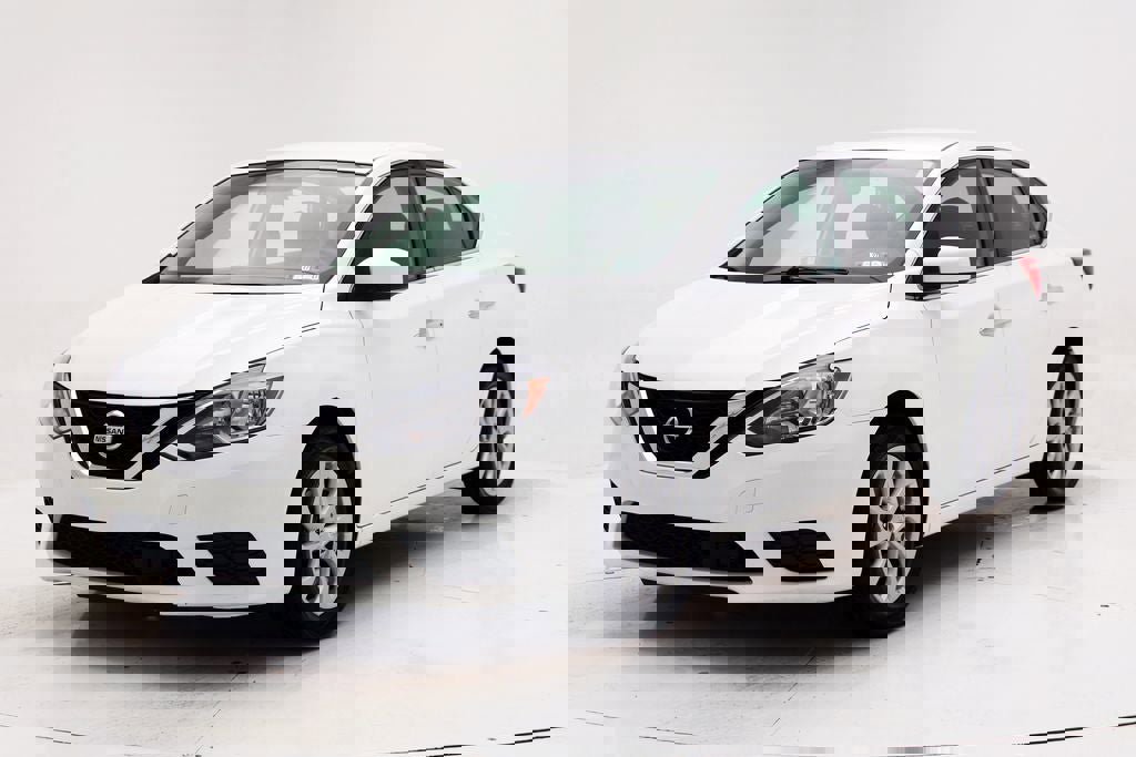 Used 2019 Nissan Sentra SV image 2