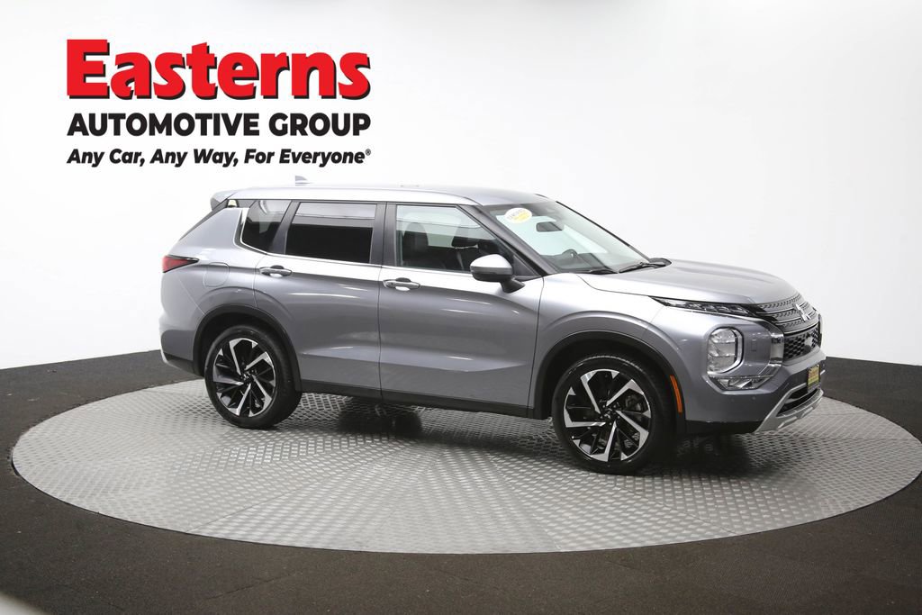 Used 2024 Mitsubishi Outlander SE image 47