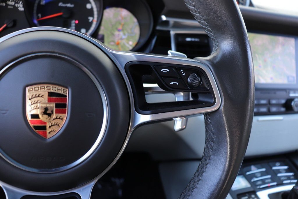 Used 2018 Porsche Macan Turbo AWD/4WD image 41