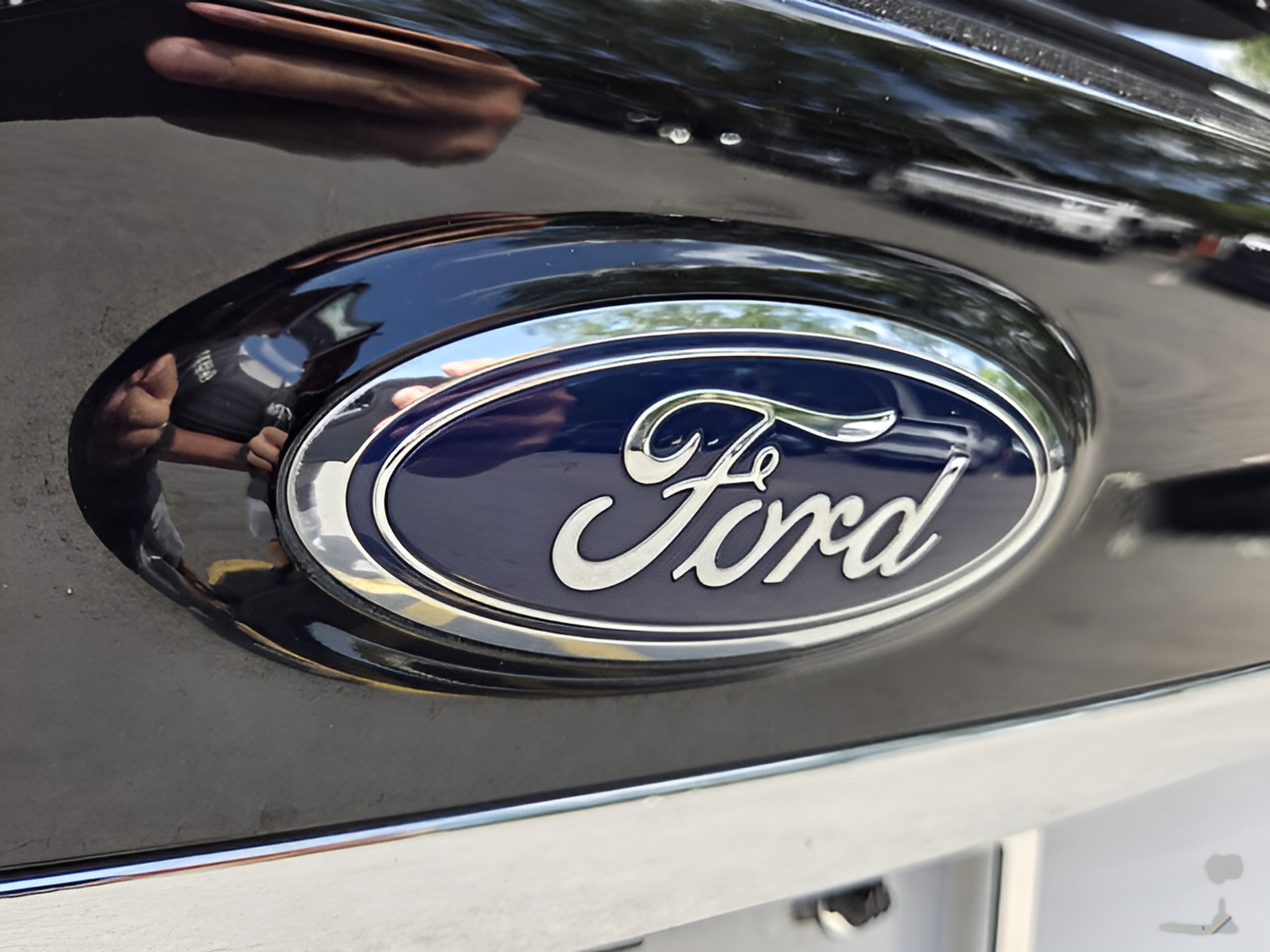 Used 2020 Ford Edge SE FWD image 32