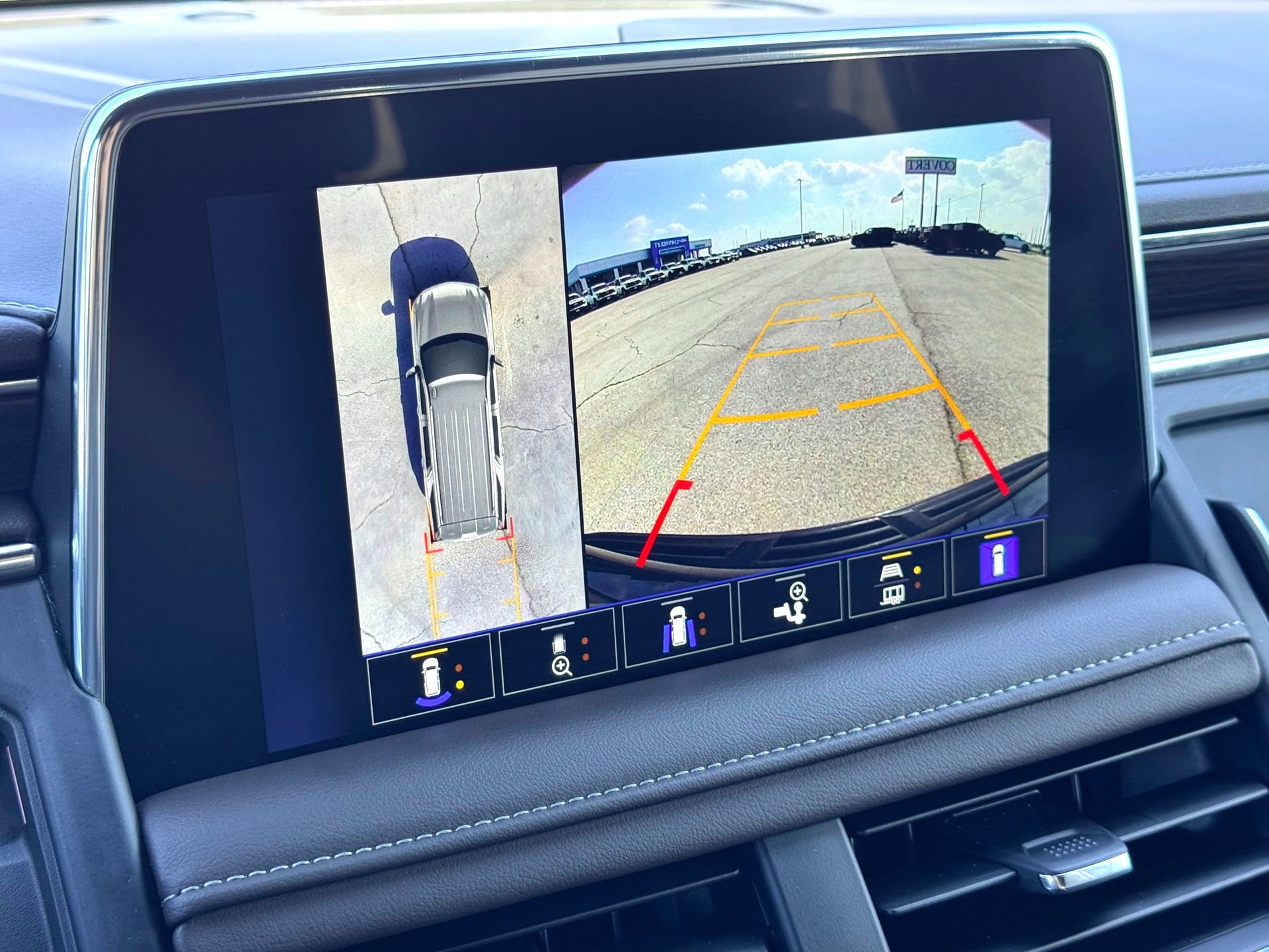 Used 2024 Chevrolet Tahoe Z71 w/ Off-Road Capability Package AWD/4WD image 32