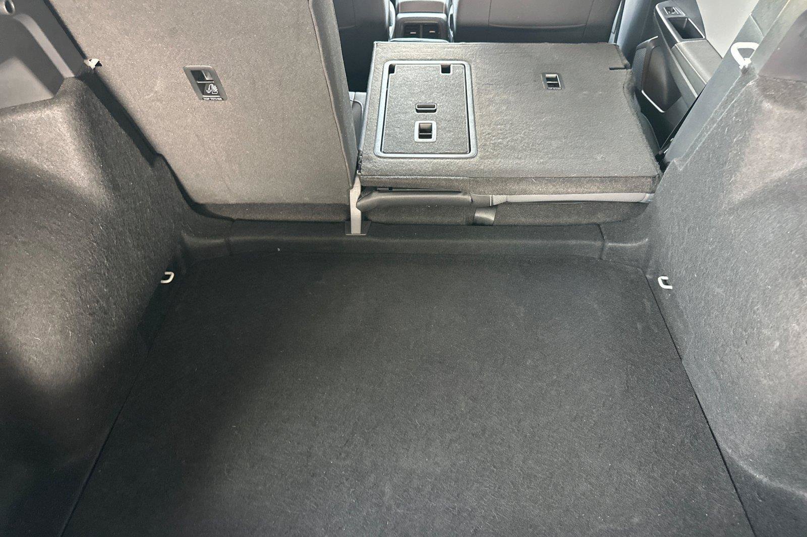 Certified 2024 Volkswagen Taos SE FWD image 14