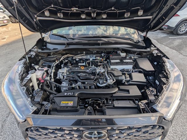 Used 2025 Toyota Corolla Cross LE image 22