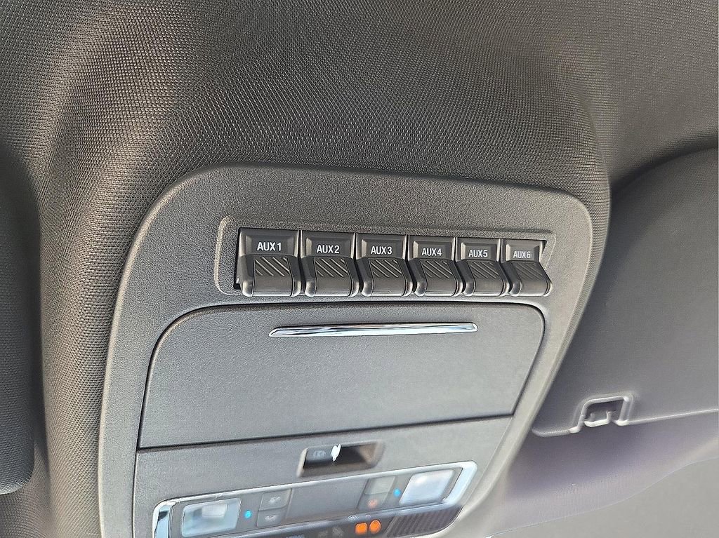 New 2025 Ford F350 Lariat image 16