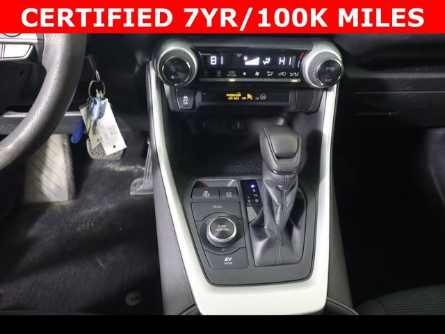 Used 2021 Toyota RAV4 LE image 25