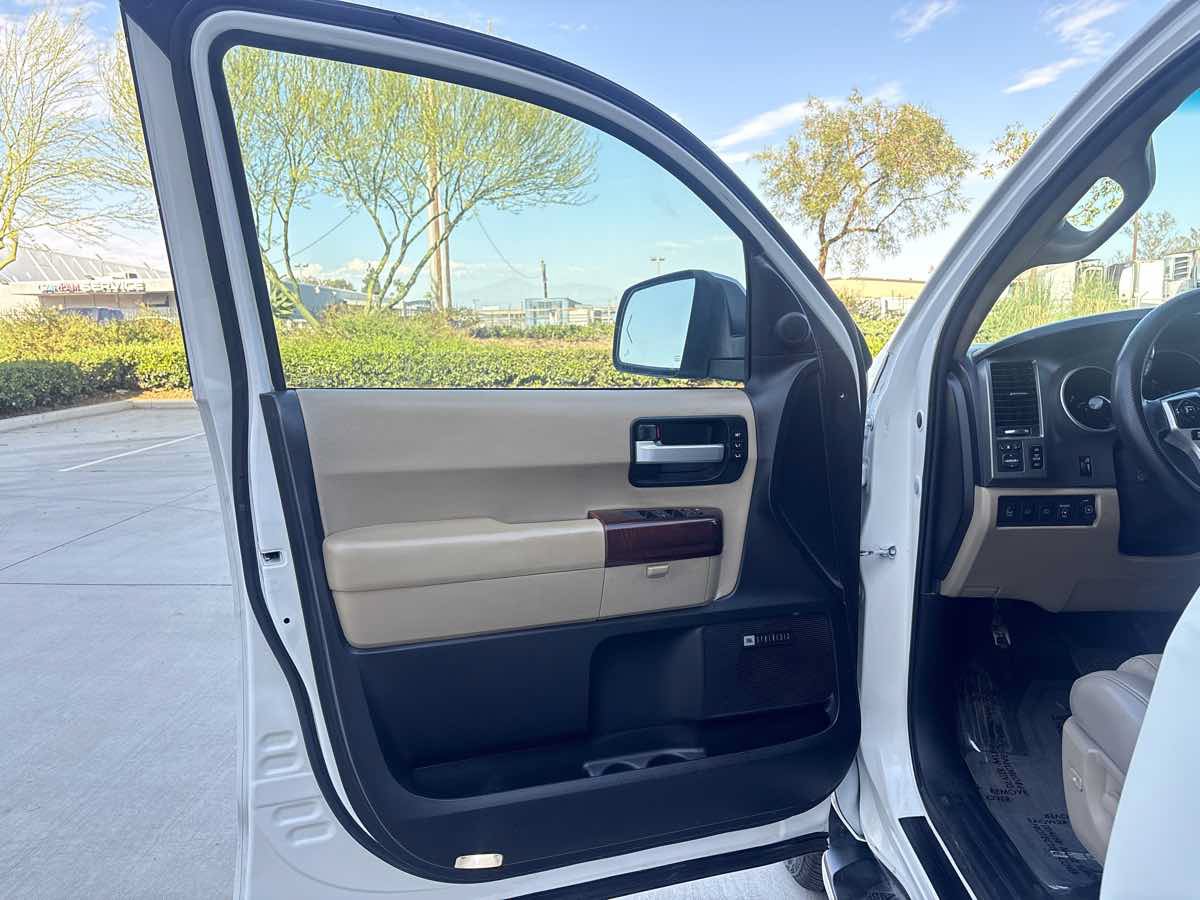 Used 2015 Toyota Sequoia Platinum RWD image 24