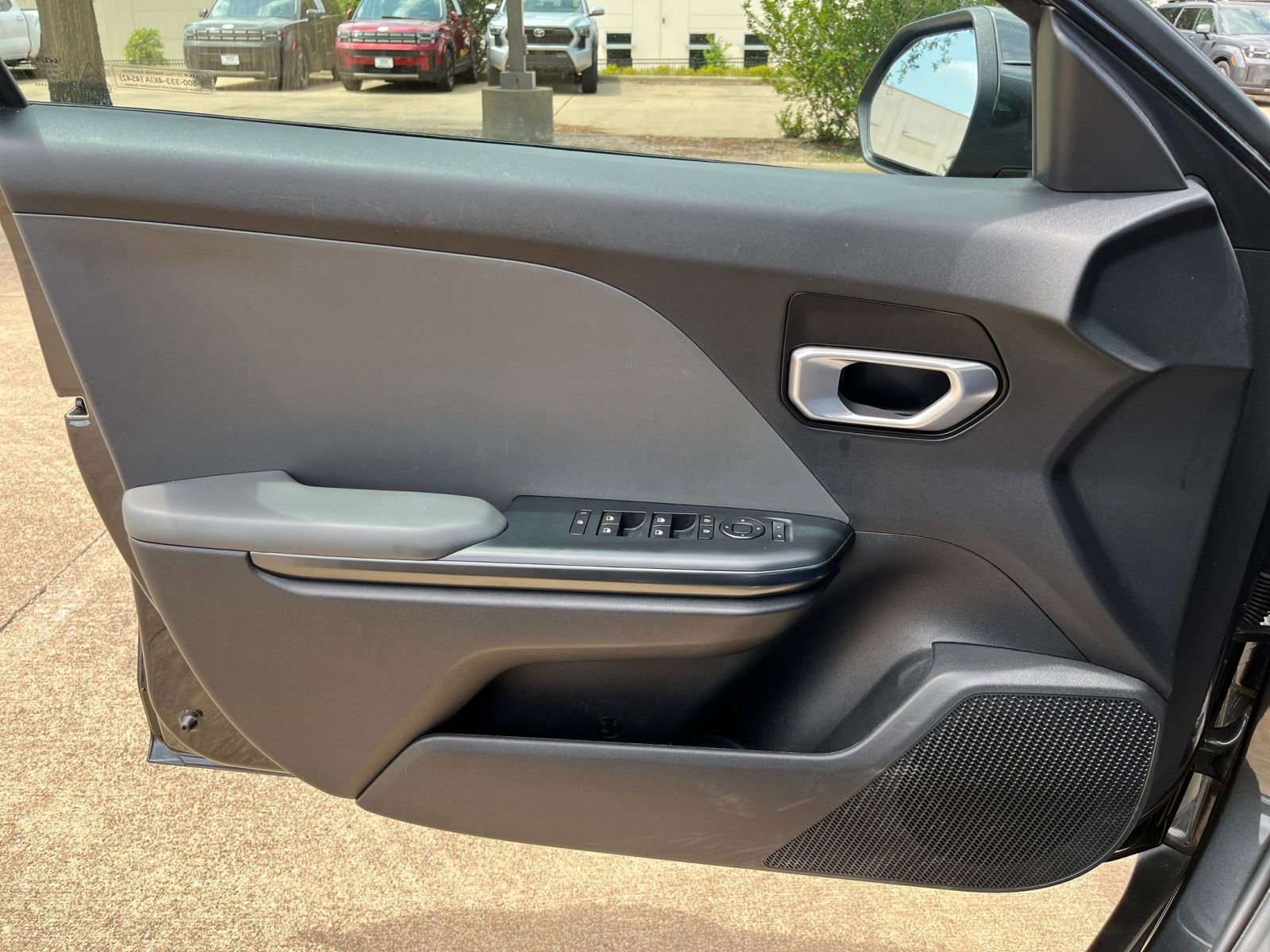 Used 2025 Kia K4 LXS image 18