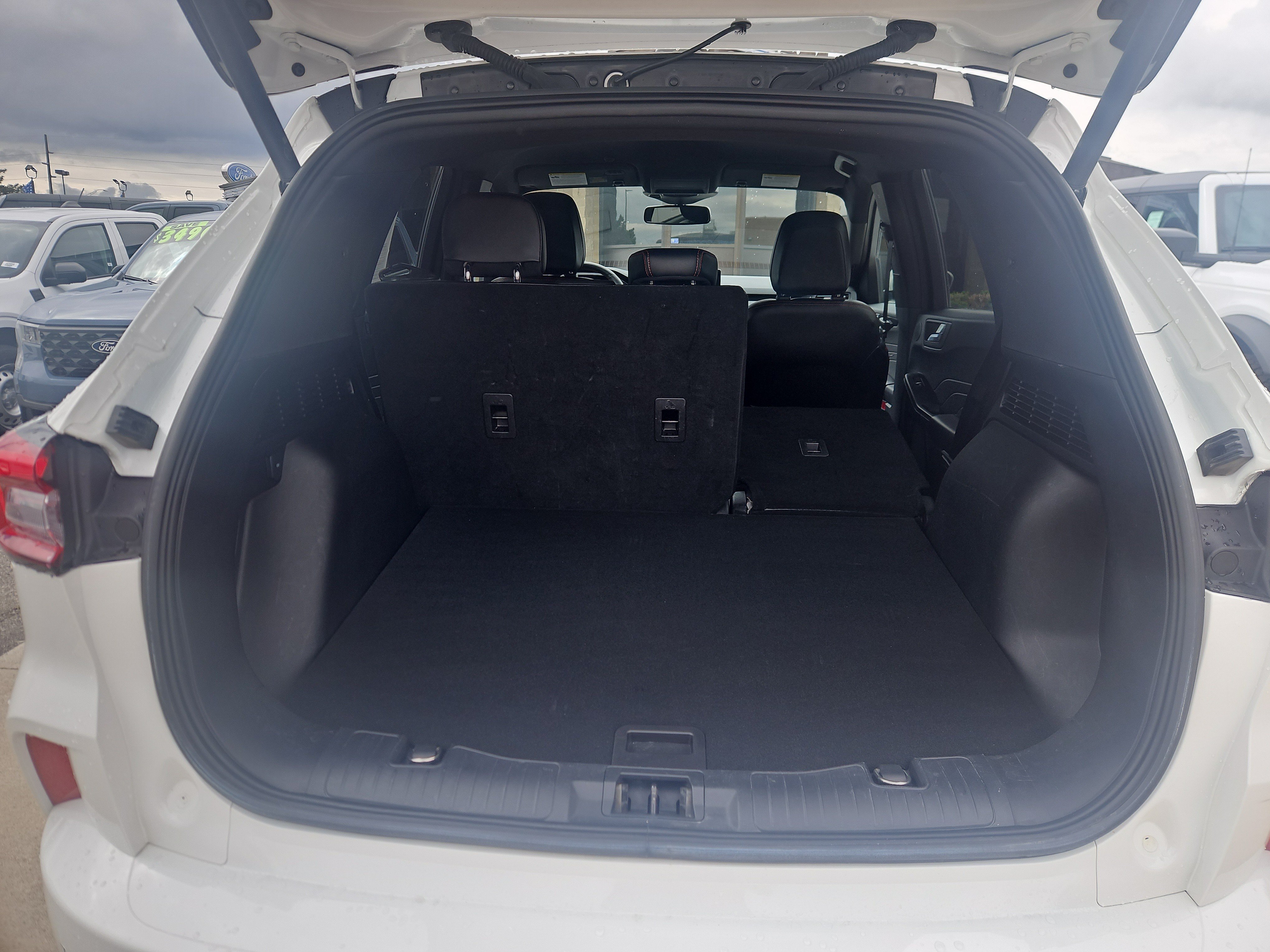 Used 2023 Ford Escape ST-Line Elite w/ Premium Technology Package AWD/4WD image 10