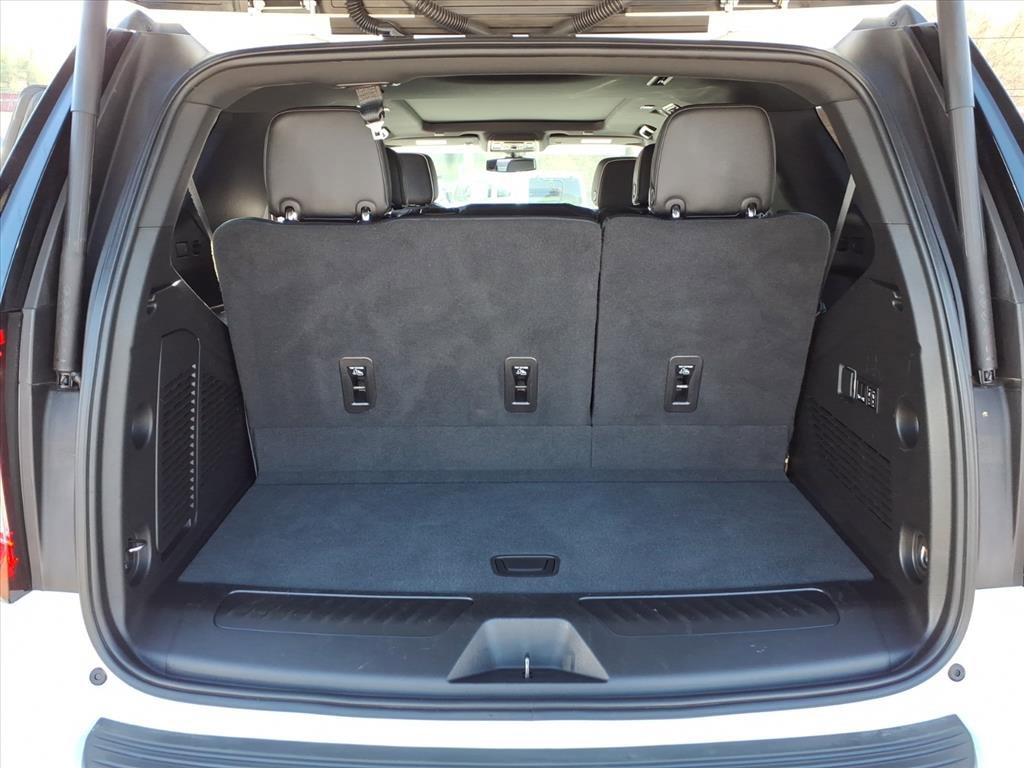 Used 2022 GMC Yukon SLT w/ SLT Premium Package image 14