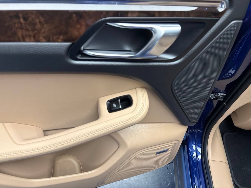 Certified 2026 Porsche Macan AWD/4WD image 19