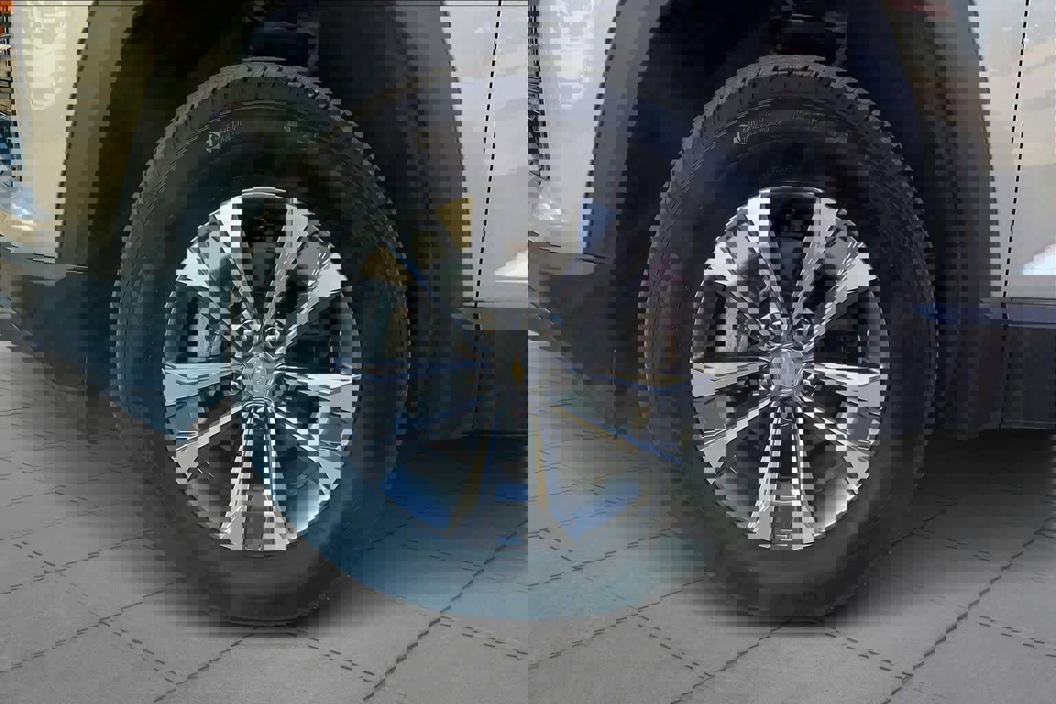 Certified 2025 Chevrolet Equinox LT w/ Safety and Technology Package image 9