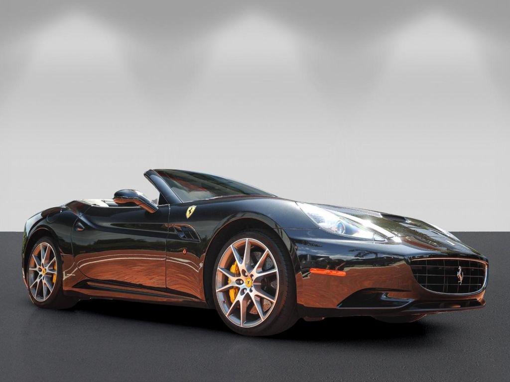 Used 2011 Ferrari California RWD image 28