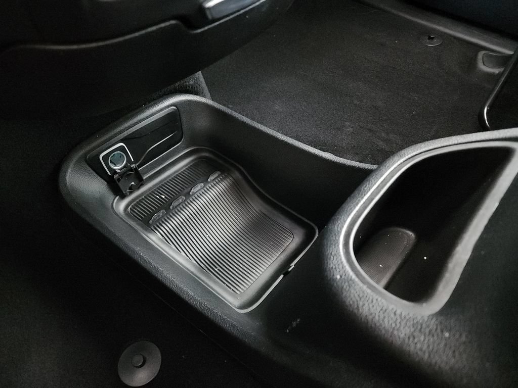 Used 2025 Chrysler Pacifica Select FWD image 31
