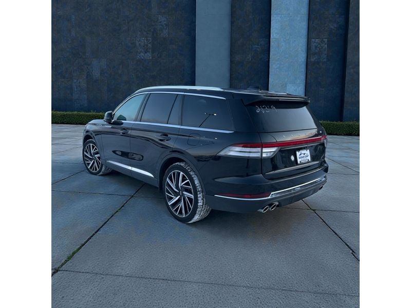 Used 2025 Lincoln Aviator Reserve w/ Equipment Group 201A AWD/4WD image 3