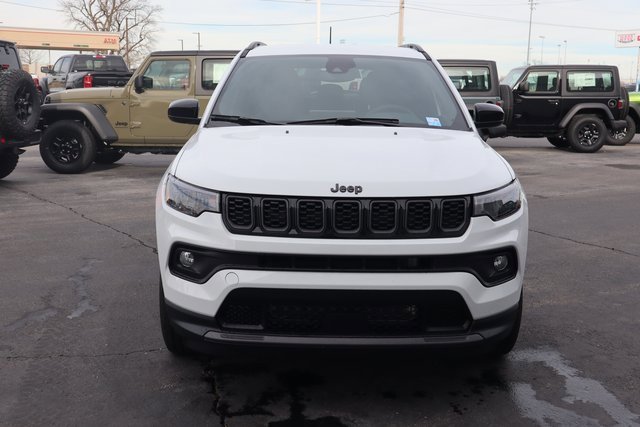 New 2026 Jeep Compass Latitude image 16