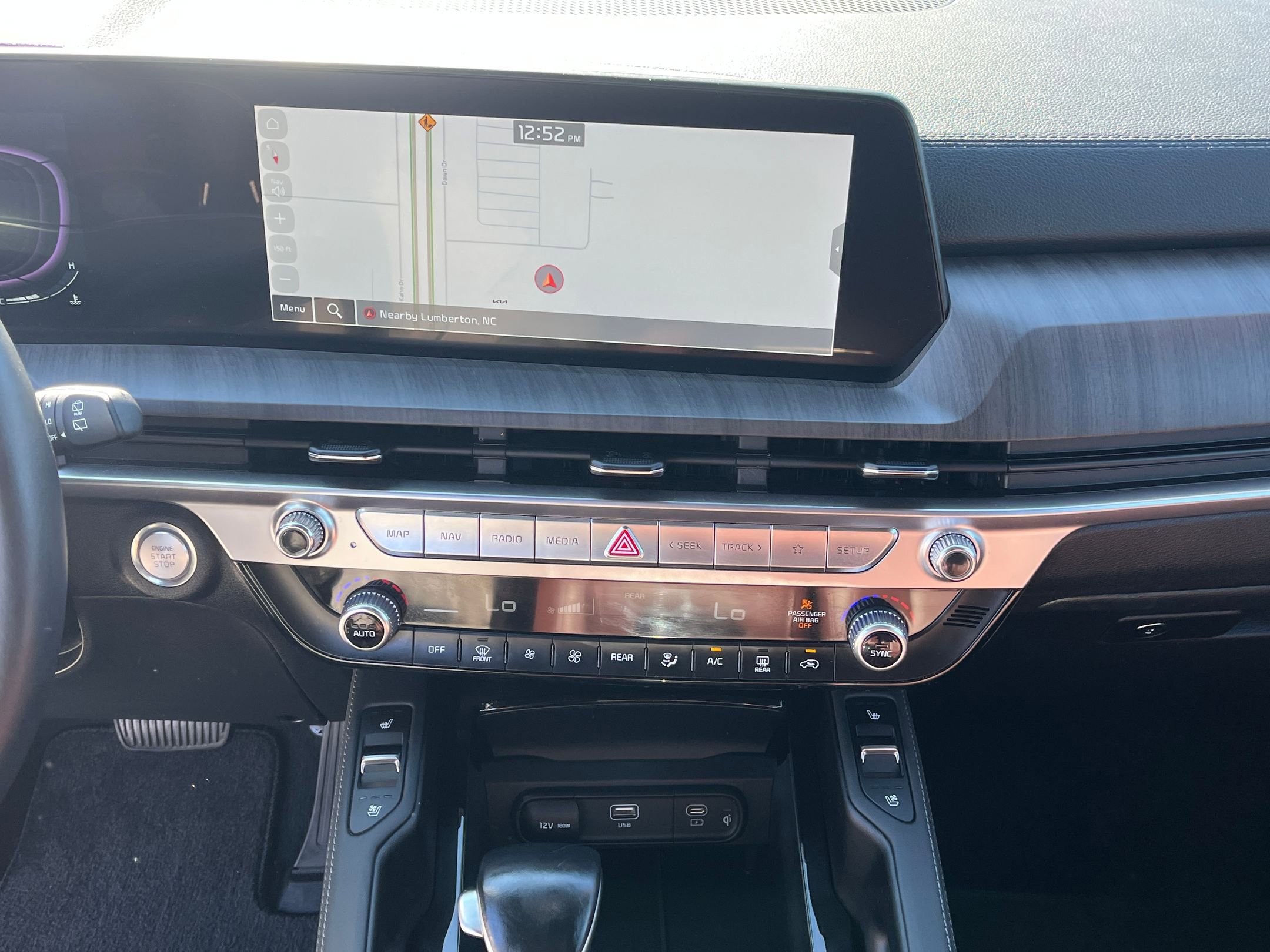 Used 2024 Kia Telluride EX w/ EX Captain's Chair Package image 37